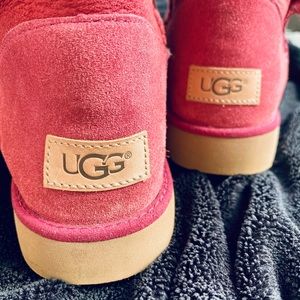 UGG original burgundy low roll top boots sz 7.5